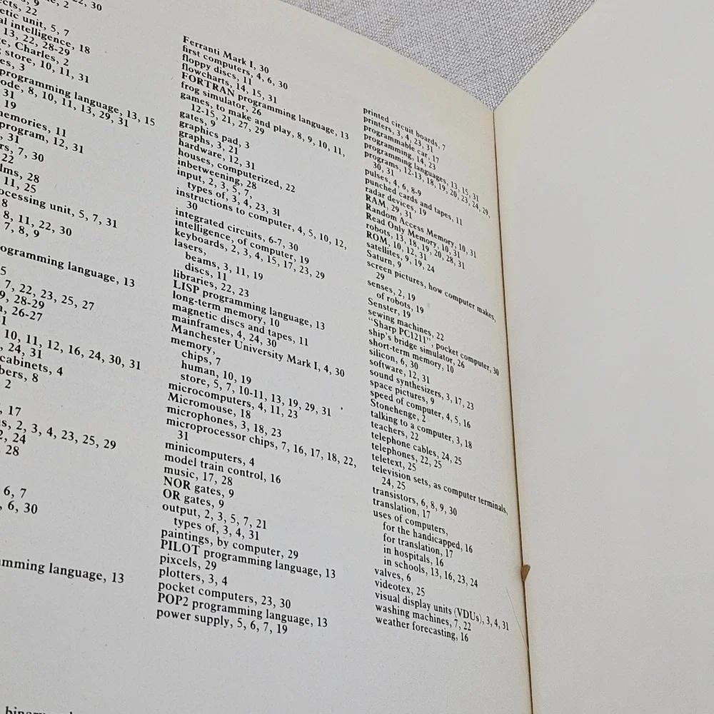 Usborne Guide To Computers Book 1983 Simple Introduction For Beginners Paperback
